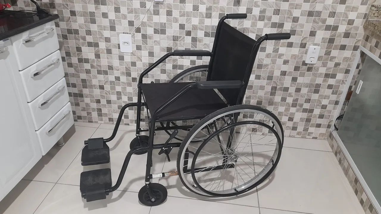 Cadeira de rodas  - Foto 3