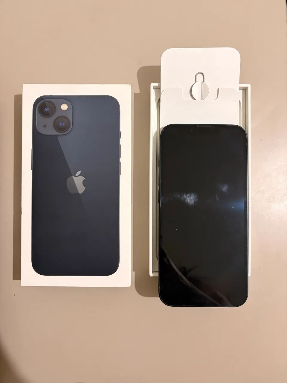IPhone 13 Apple, com 128 MB de armazenamento. Todo original. 