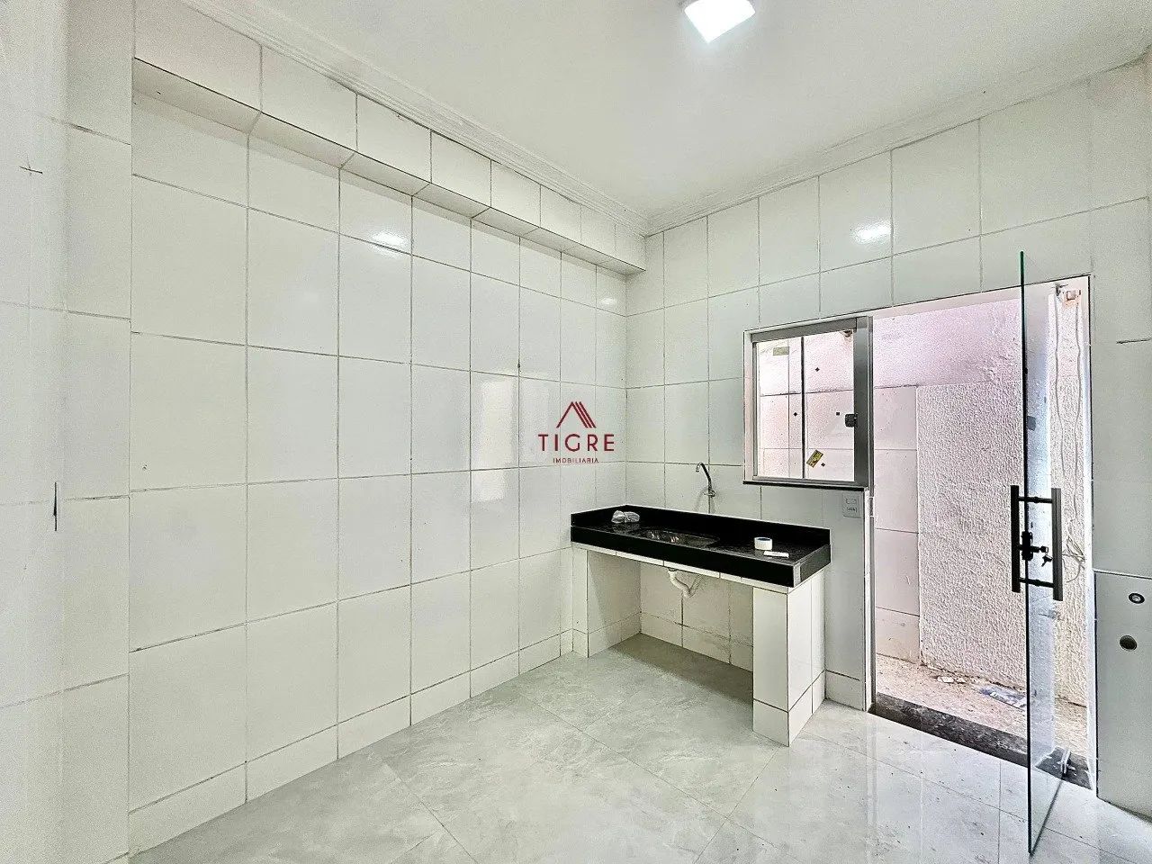 Casa com 2 Quartos à Venda, 90m² - Foto 2