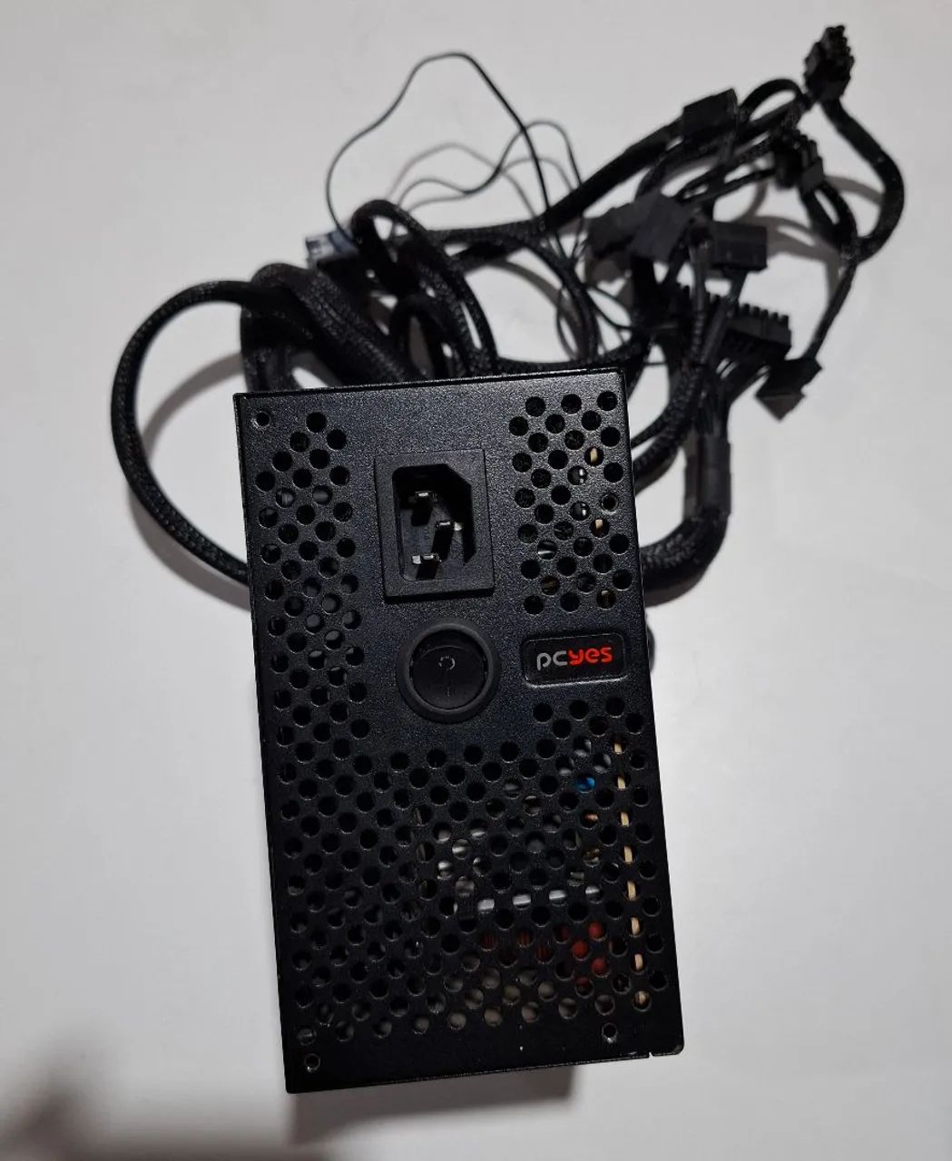 Fonte PCYES electro 2V 750W (80 plus bronze) - Funcionando perfeitamente - Foto 3