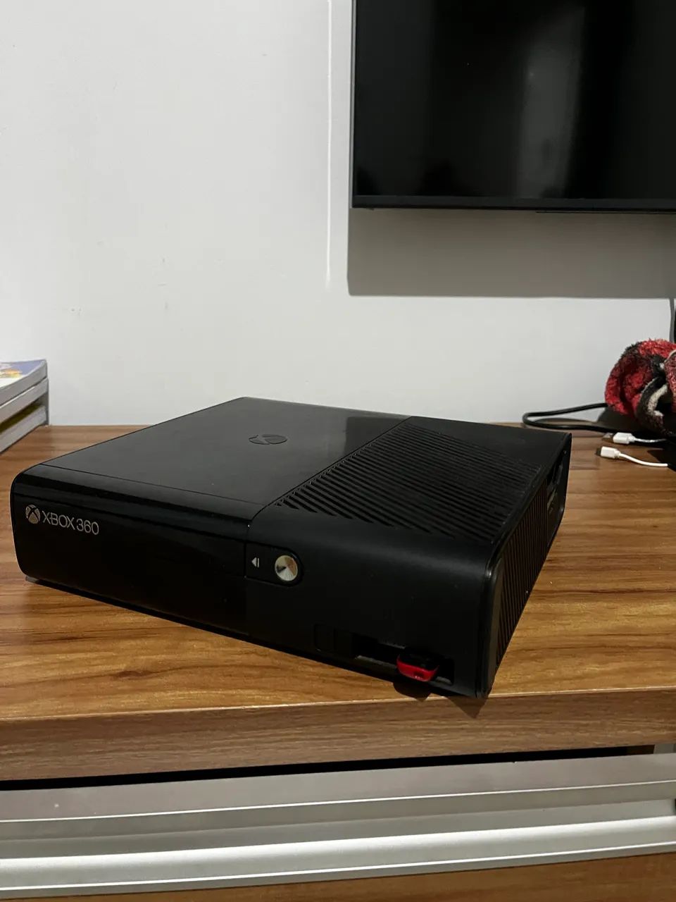 VENDE-SE XBOX 360 SUPER SLIM CONSERVADO - Foto 3