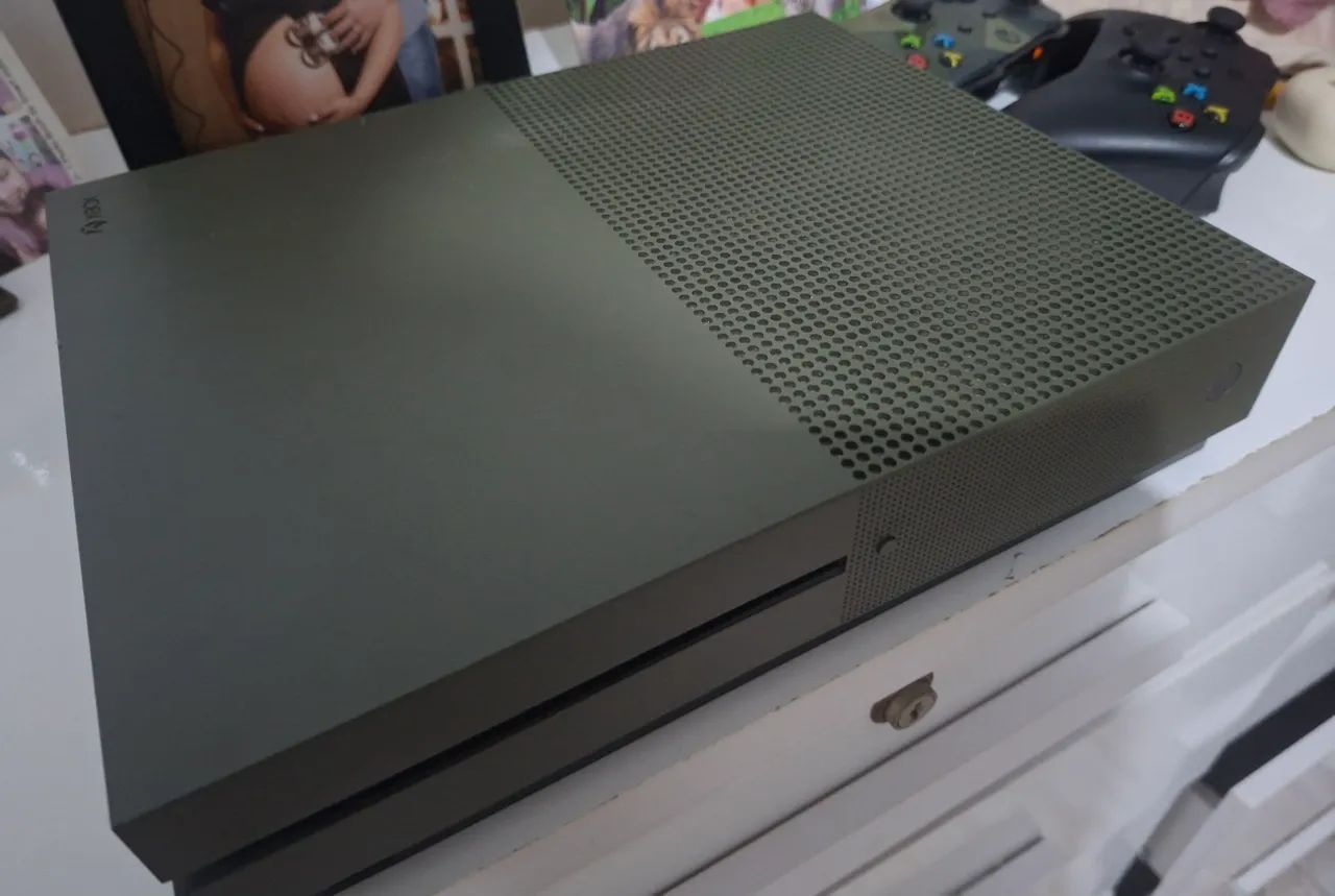 Xbox One S 1TB - 2 controles - Foto 3