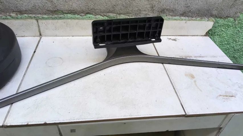 Base de TV Samsung (48-55 polegadas) Modelos J5500 / J6200 / J6300 
