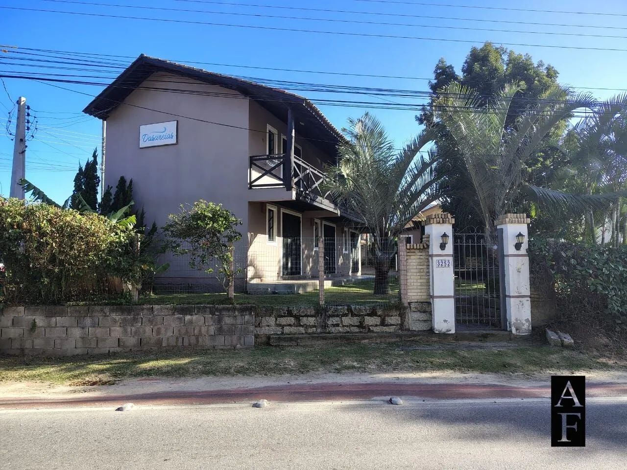 Pousada com amplo terreno em Areias de Macacu