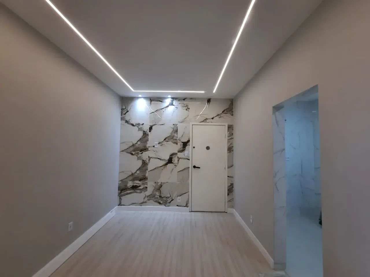 Apto de 2 quartos todo reformado, próximo antigo Cimento Branco. - Foto 3