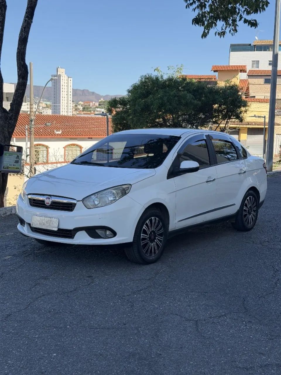Fiat Grand Siena Grand Siena ESSENCE 1.6 Flex 16V 2016