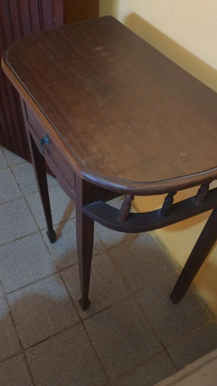 Mesinha aparador antiga 