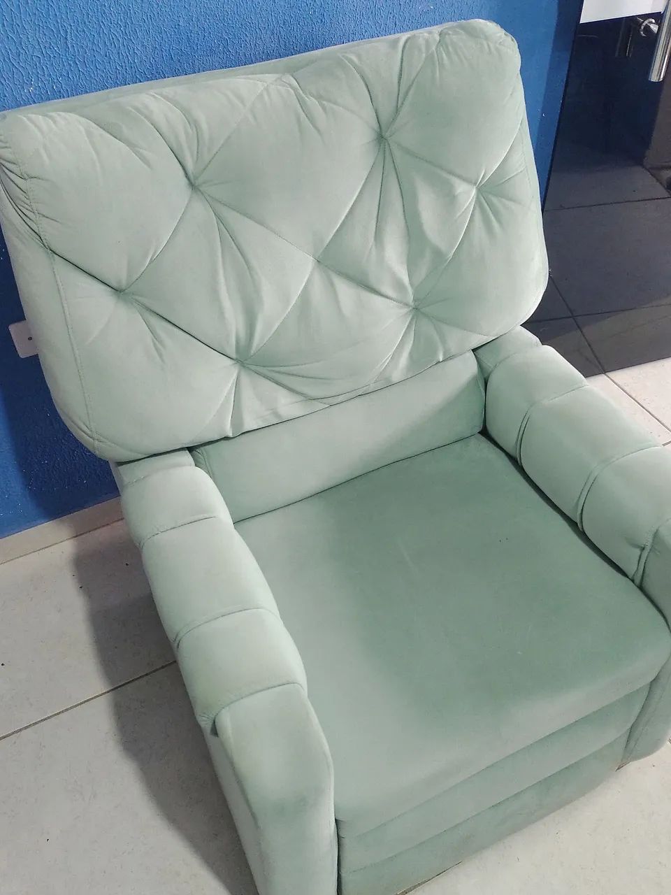 Cadeira estofada confortável 