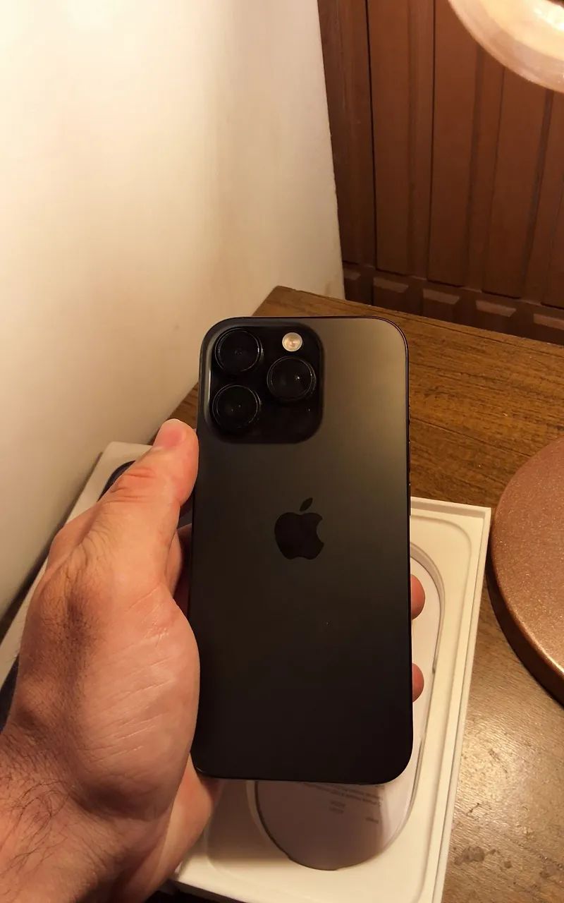 Iphone 16 pro - Foto 3