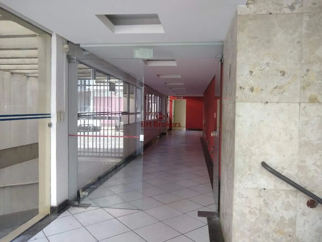 PRÉDIO COMERCIAL EM EXCELENTE LOCALIZAÇÃO