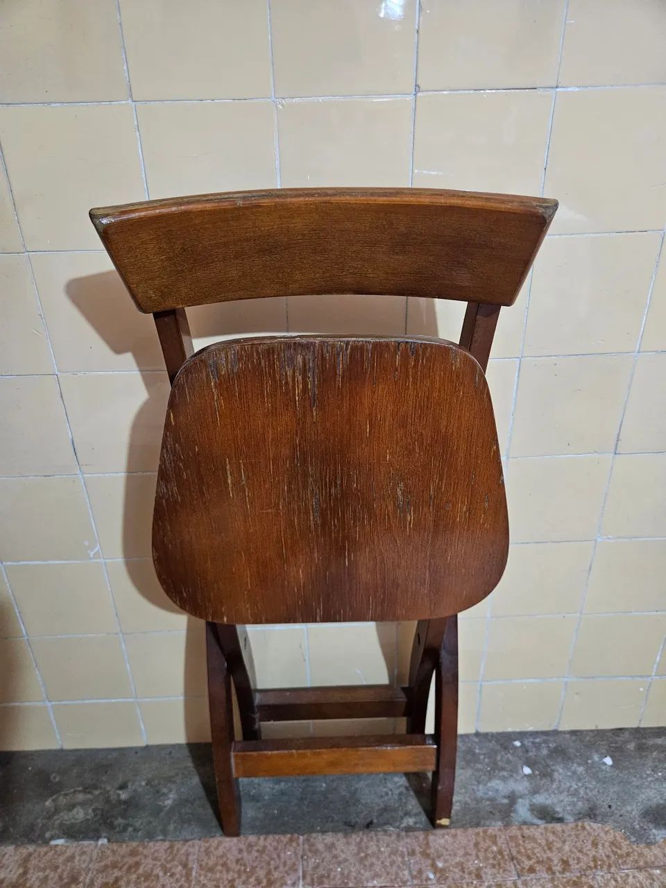 Mesa de madeira com cadeiras - Foto 5