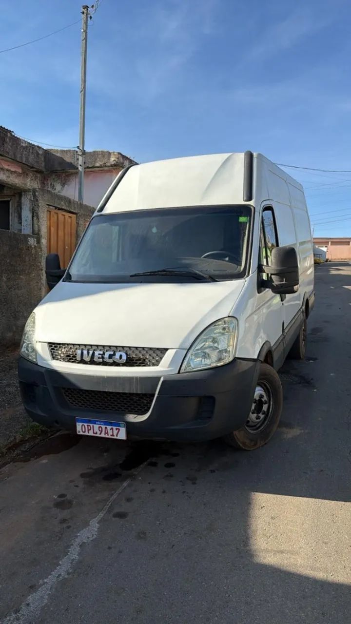 Iveco Daily DAILY FURGÃO 45-160 3.0 12m³ (Die.)(E6) 2013