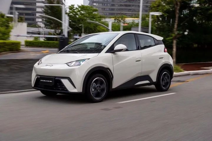 BYD Dolphin Dolphin Mini (Elétrico) 2025