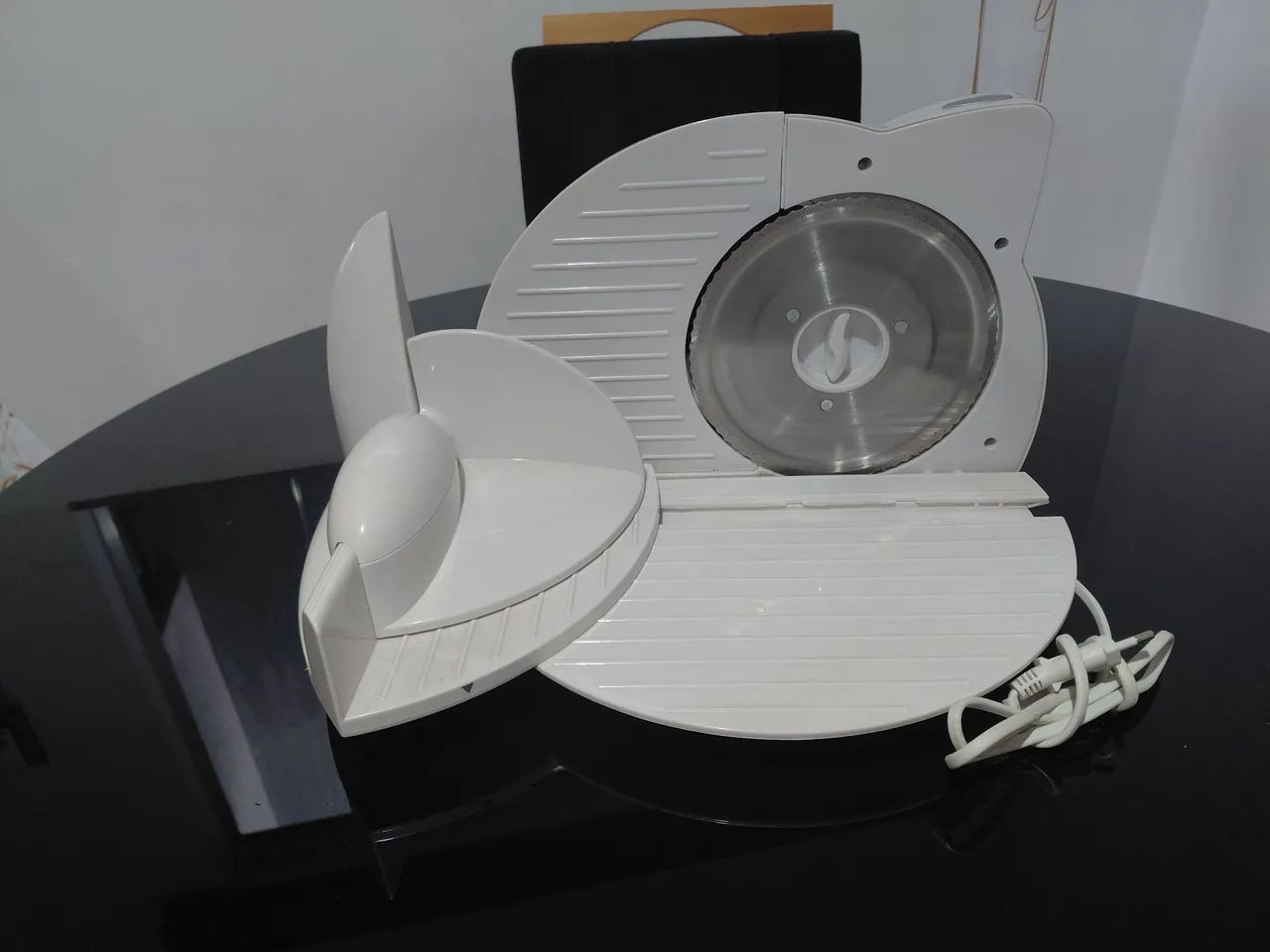 VENDO NOVO CORTADOR DE FRIOS. *