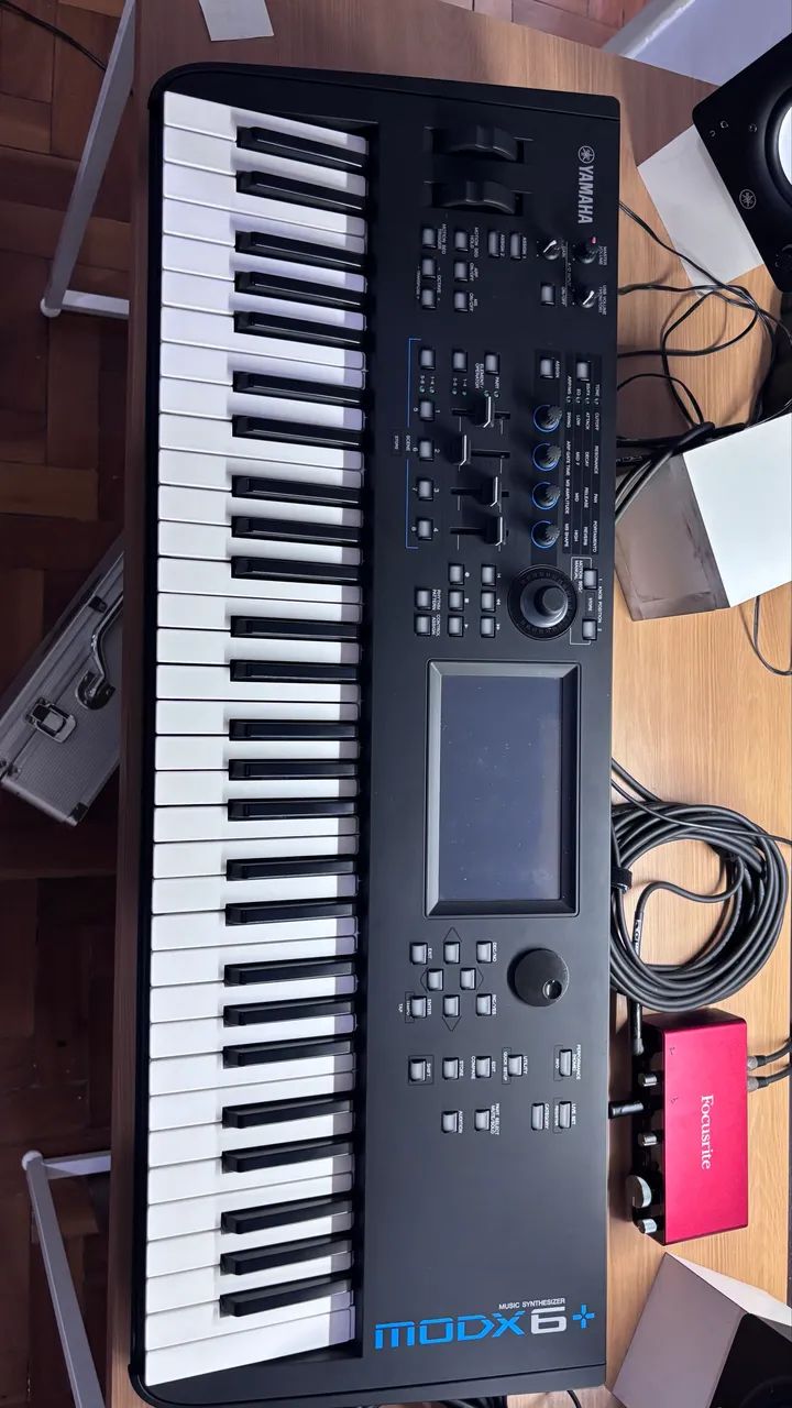 YAMAHA MODX6+ - Foto 5