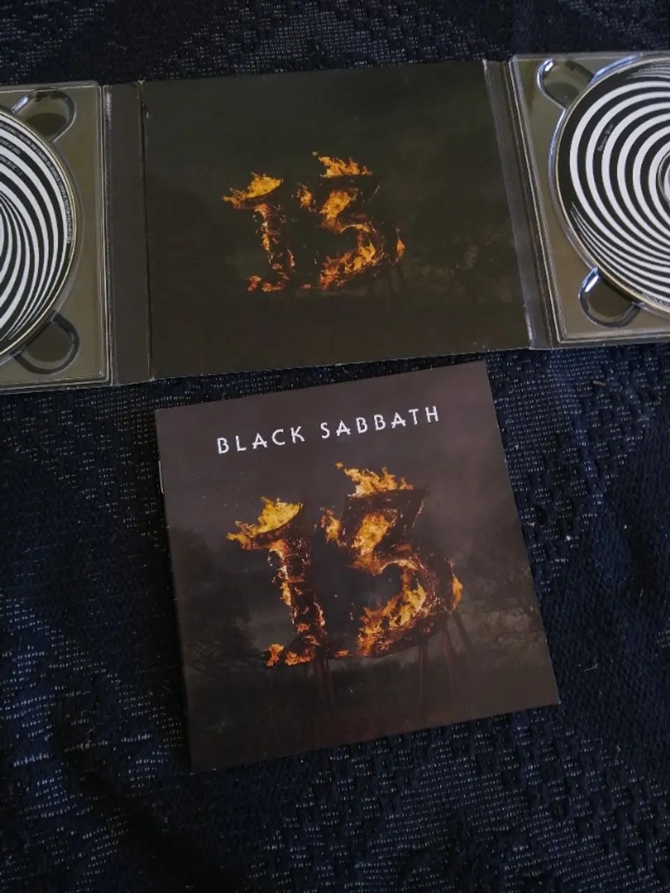 CD Black Sabbath 13 Duplo Deluxe - Foto 2