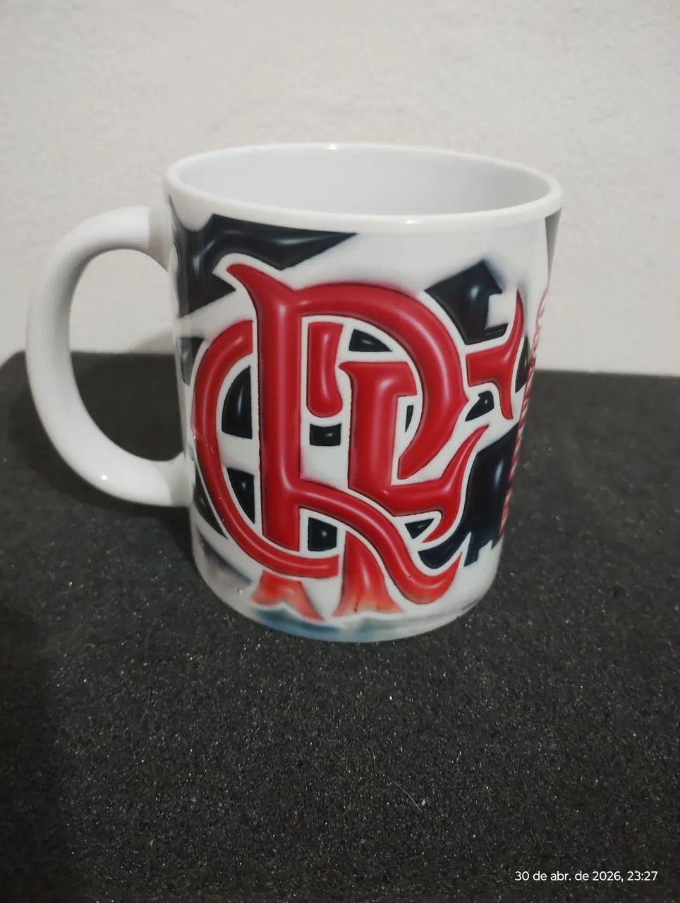 Caneca de porcelana personalizada amor ao time.
