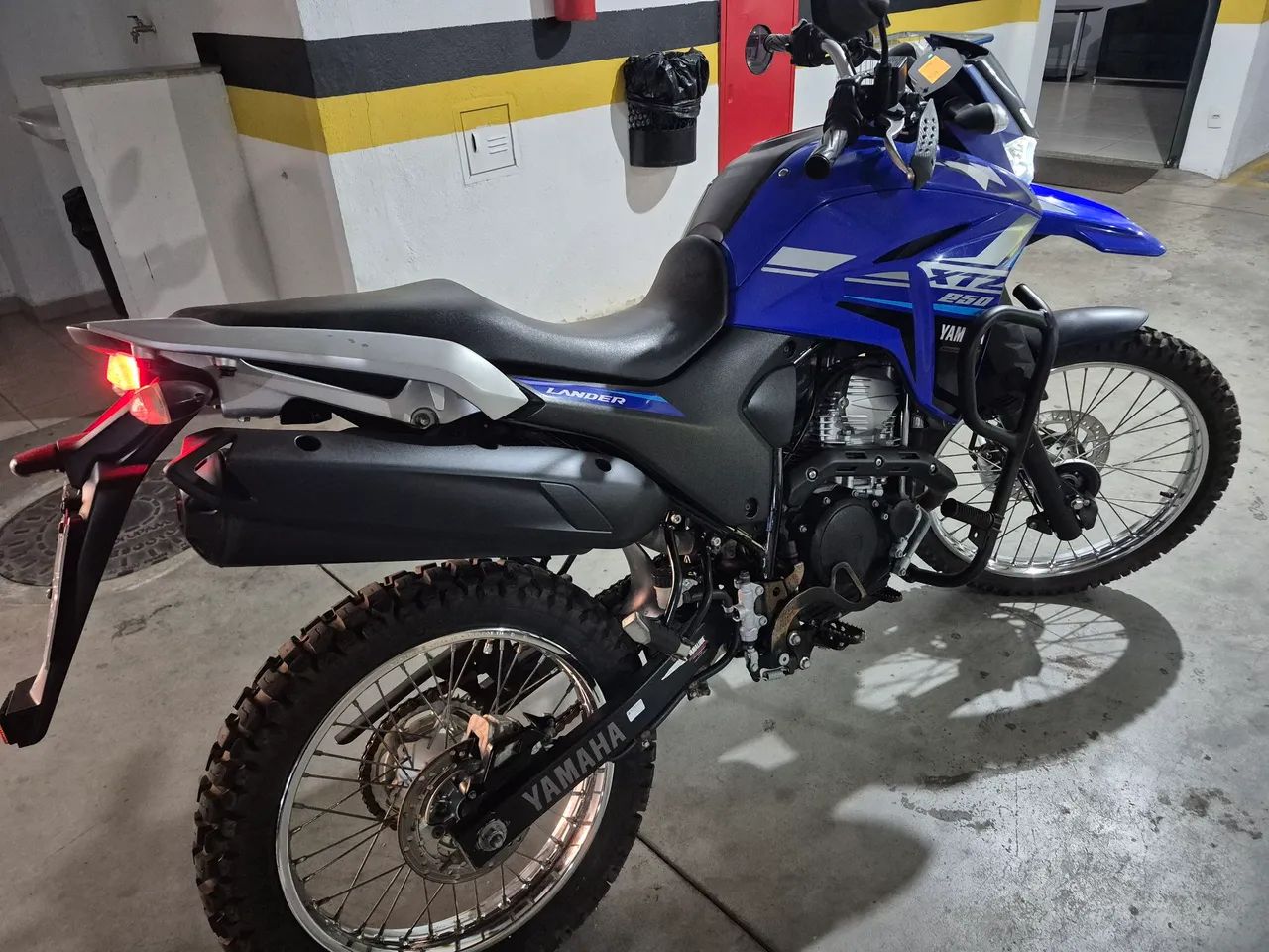 XTZ 250 LANDER 2022 - Foto 4
