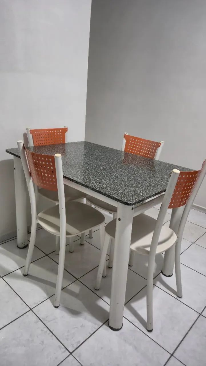 Mesa de jantar com 4 cadeiras - Foto 2