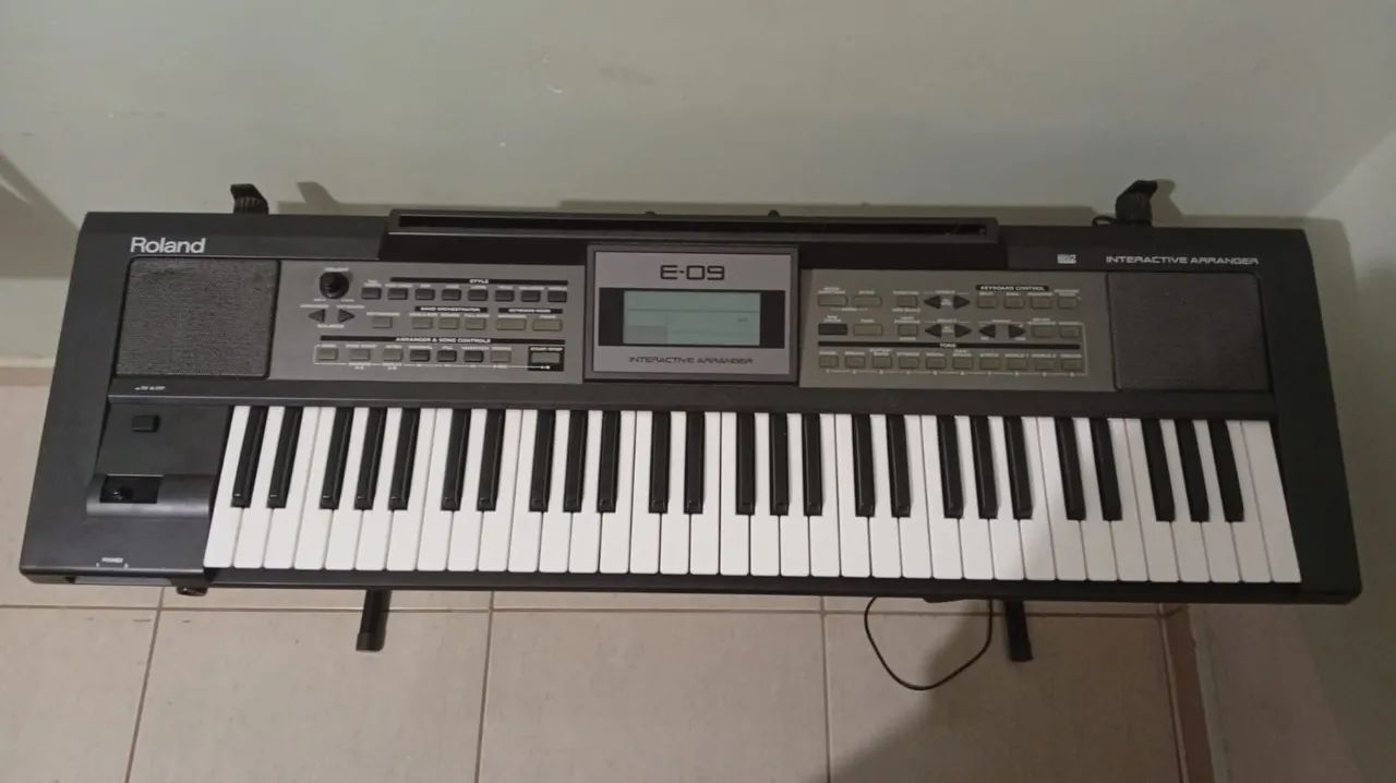 Teclado Roland E-09 Interactive Arranger + Manual Original - Foto 2