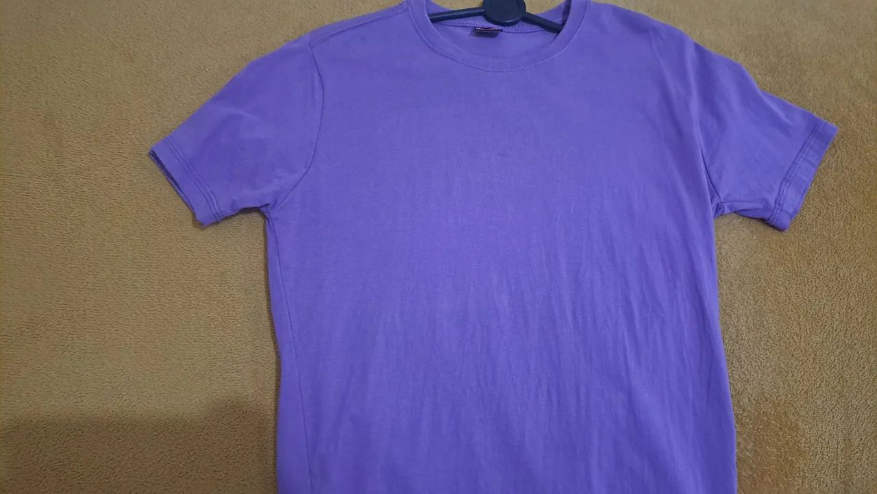 Camisa lilás tamanho M em perfeito estado - Foto 4