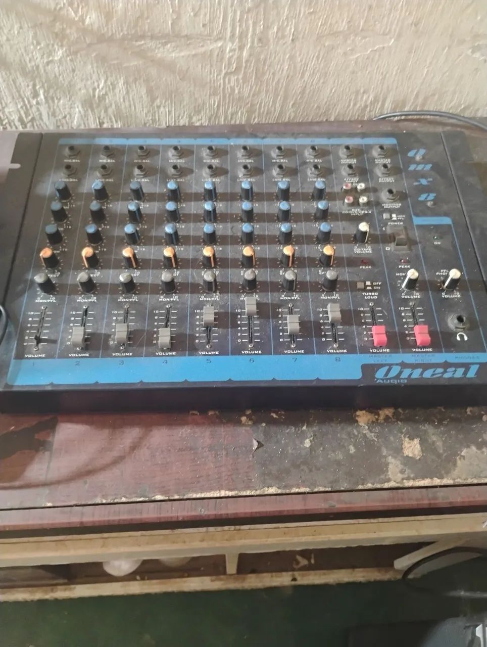 Vendo conjuntos completo de teclado e caixa de som - Equipamentos