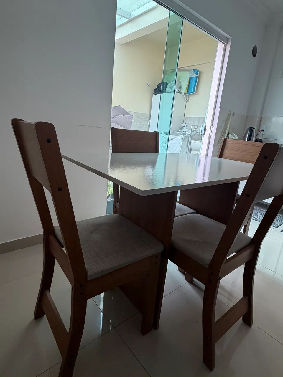 Mesa com 4 cadeiras  - Foto 4