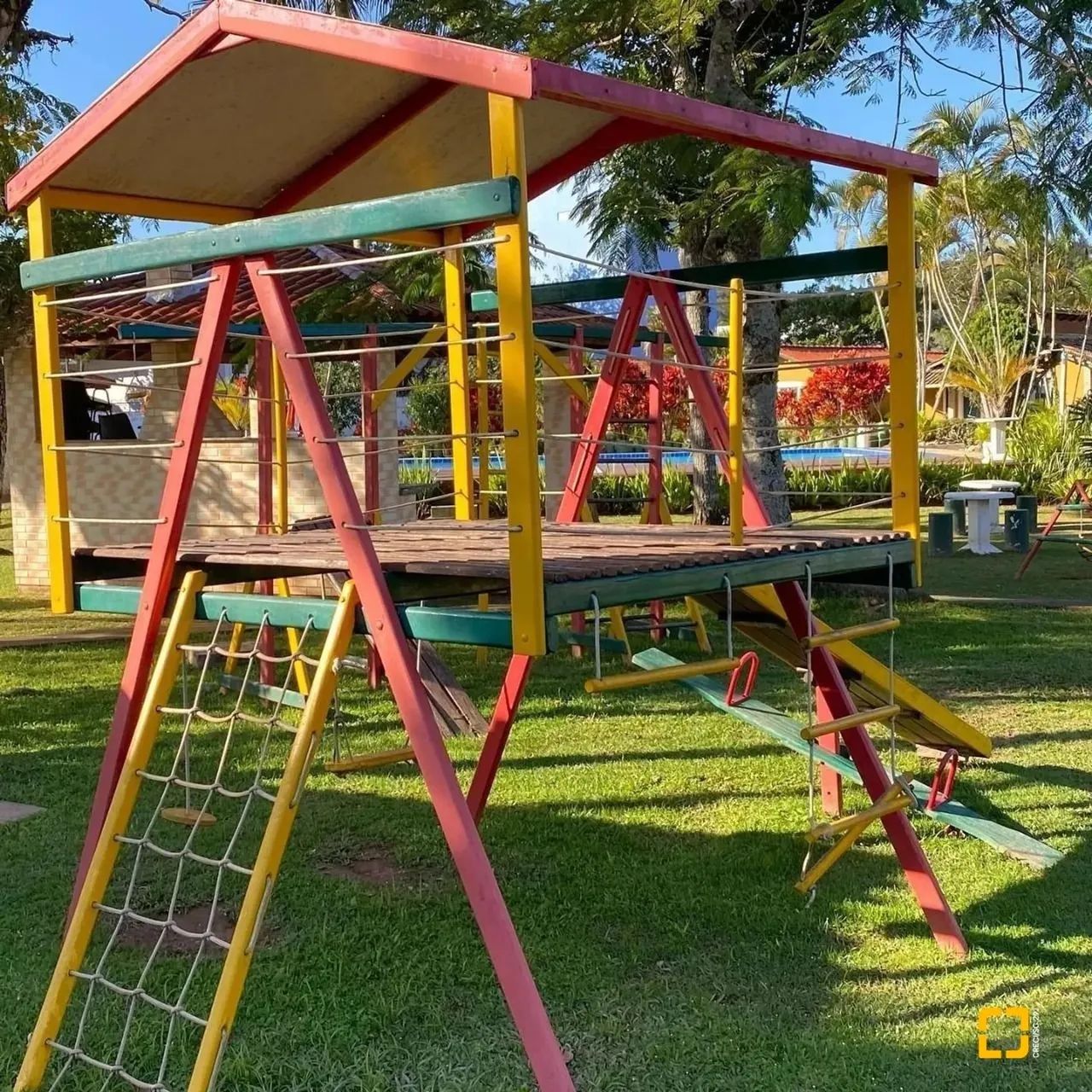 Chalé mobiliado 2 dormitórios 50 m da praia - Foto 3