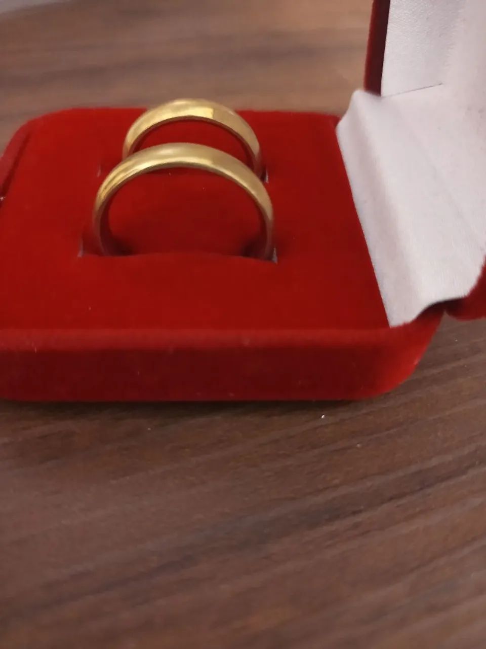 Vendo par de aliança de moeda antiga 200,00 usado só 2 semanas  - Foto 2