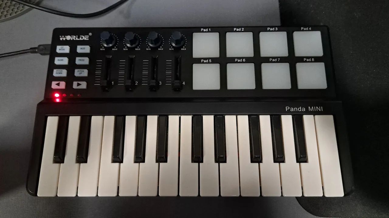 Teclado Midi Worlde Panda MINI