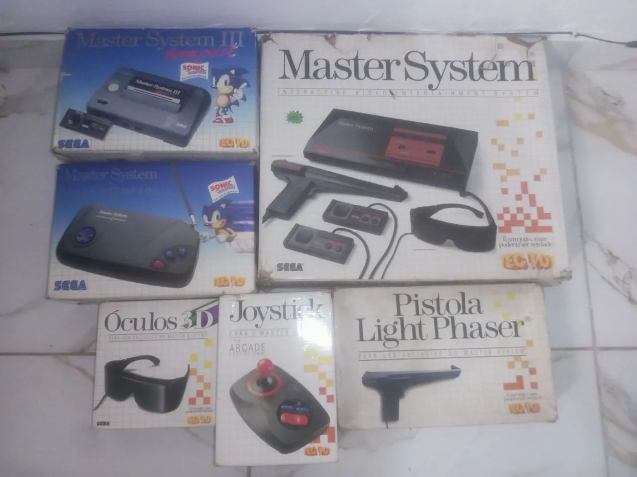 Master System 1, 3 e compact, completos, caixa, manuais, acessórios e n° série batendo..