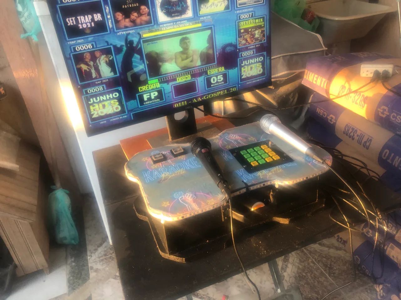 Karaokê e jukebox ( mala) 
