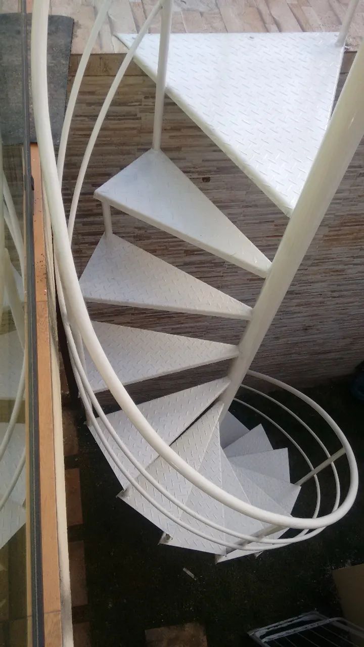 ESCADAS CARACOL E RETA GALVANIZADA - Foto 5