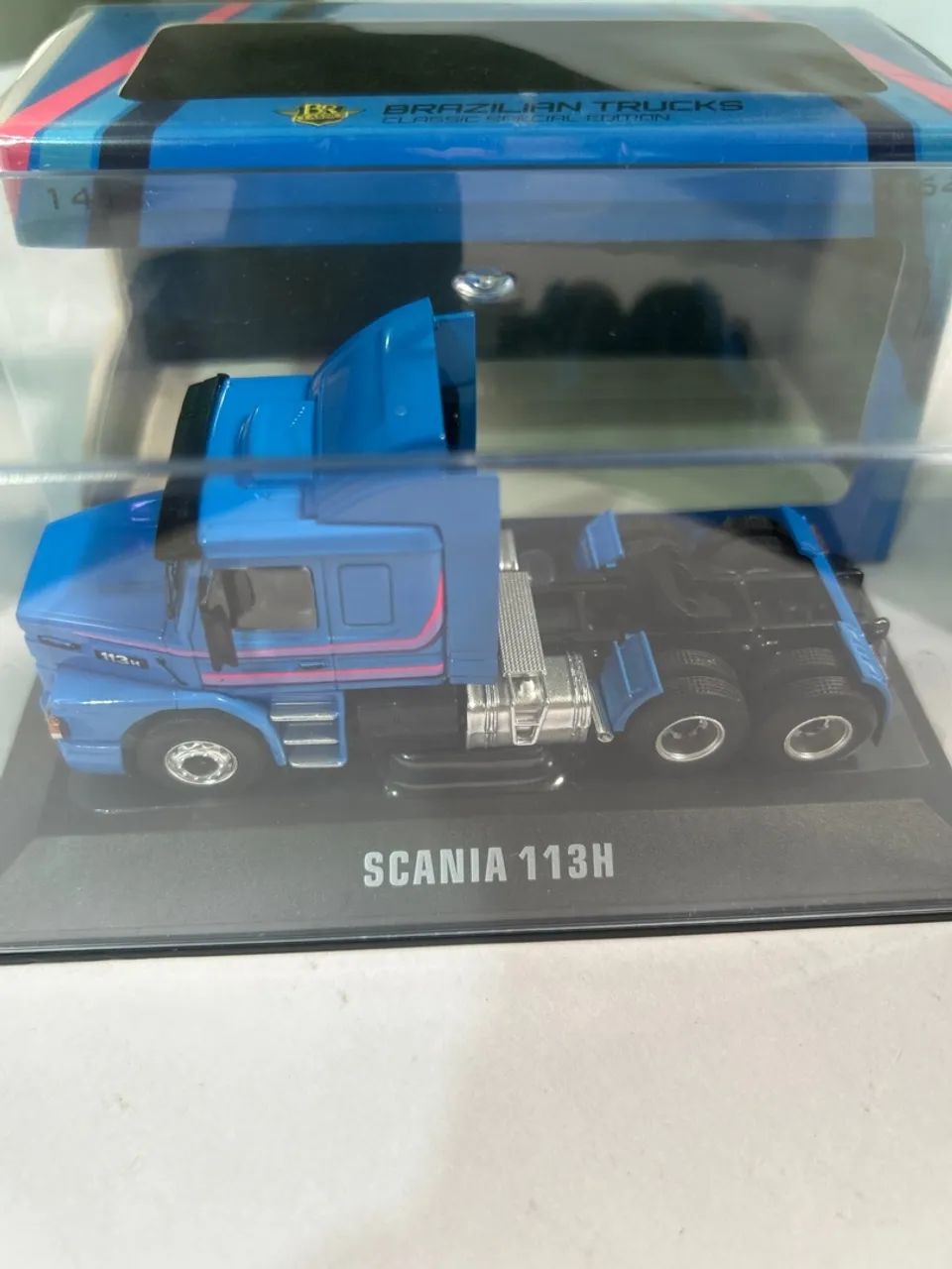 Caminhão Scania 113H Azul - 1:64 - Br Classics - Foto 2