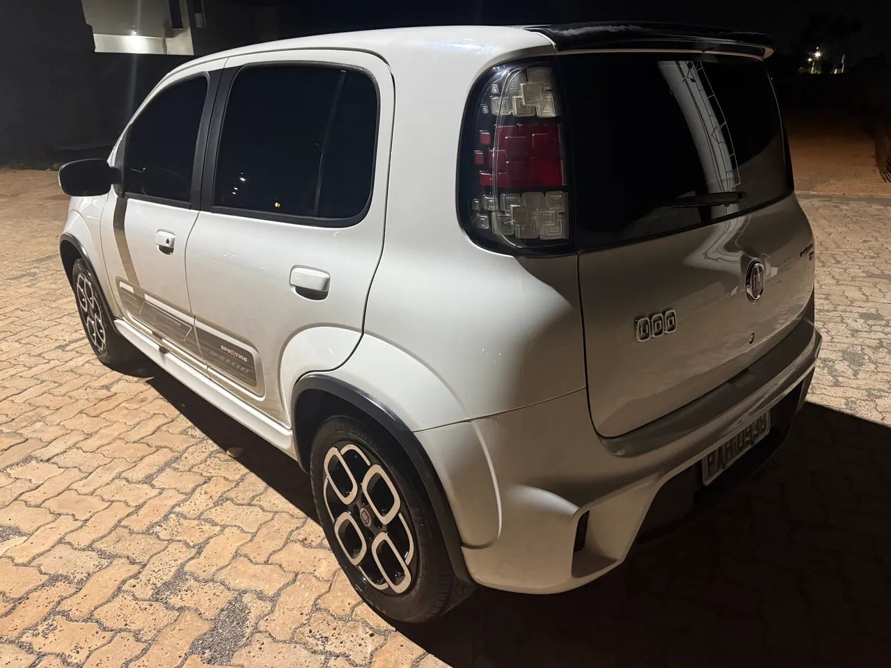 Fiat Uno Sporting Dualogic 1.4 EVO Flex 8V 4P 2016 - Foto 4