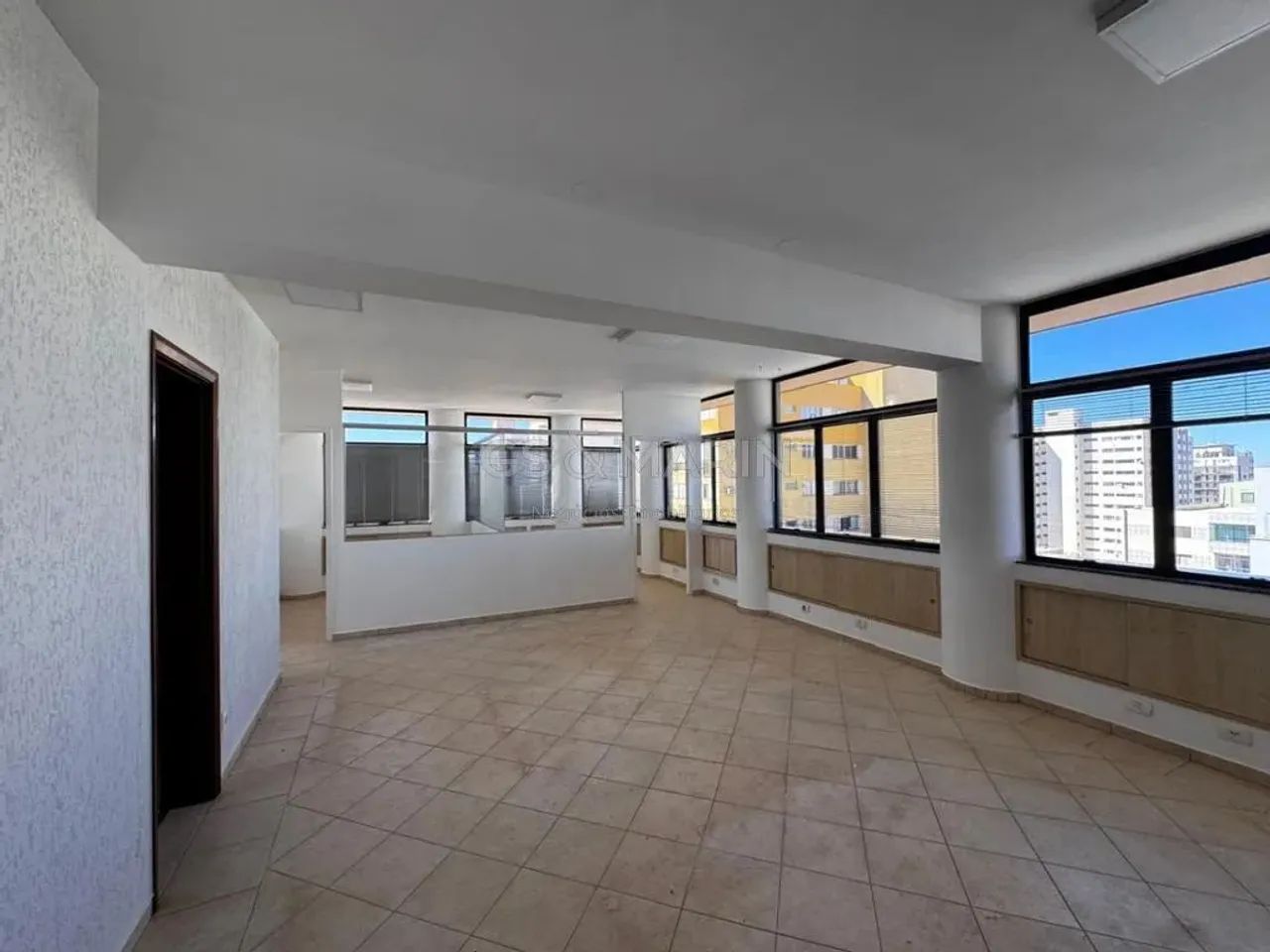 Sala para alugar no Ed Metropolitano, em Londrina