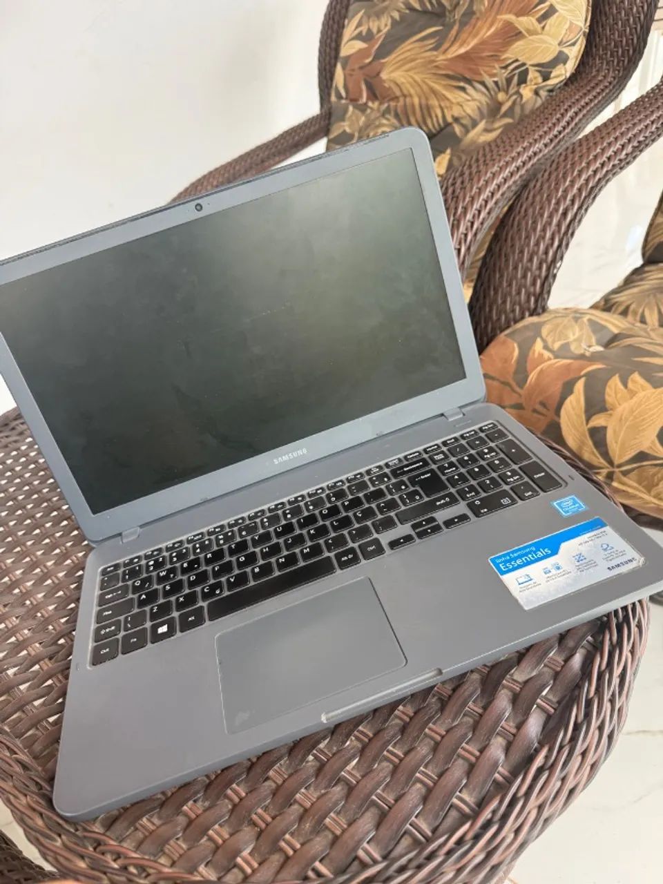 NOTEBOOK SAMSUNG ESSENTIALS E20