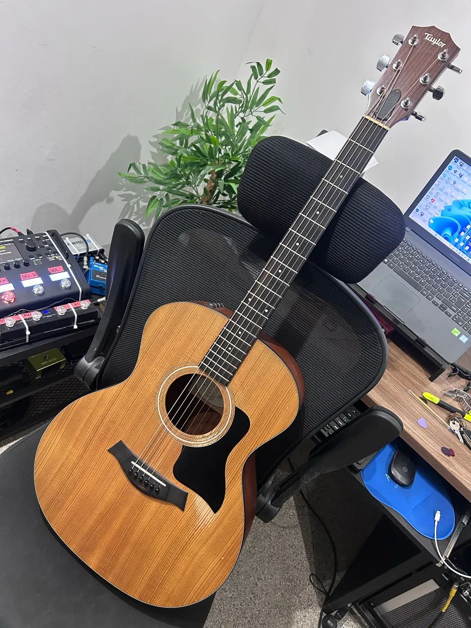 Violão Taylor 114e