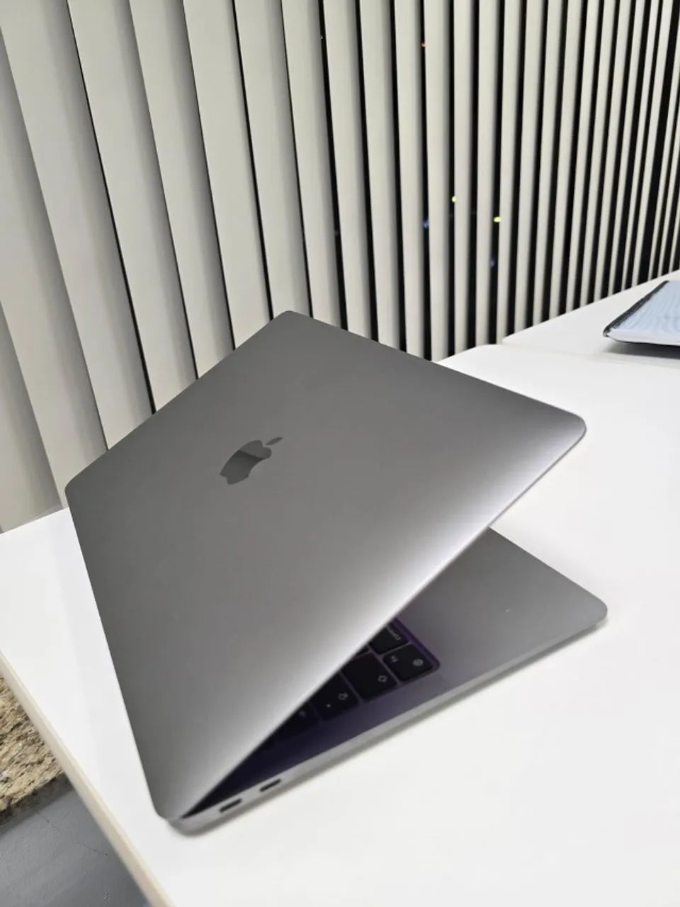 MACBOOK AIR M1 8GB - Foto 2