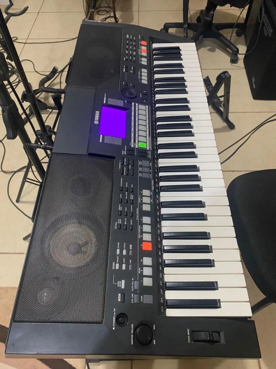 Teclado Yamaha psr e550 - Foto 2