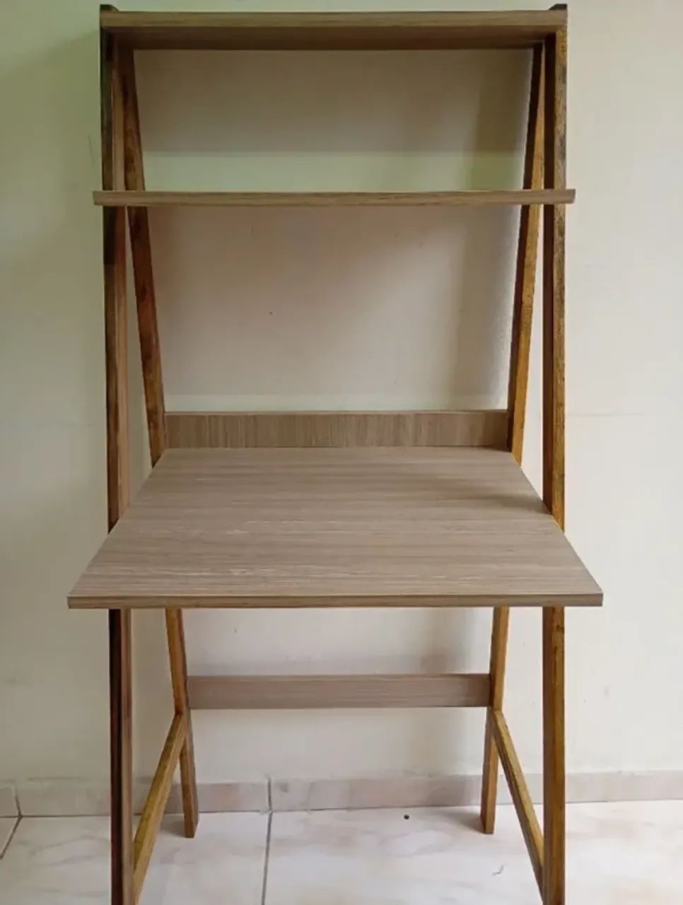 Escrivaninha madeira e mdf