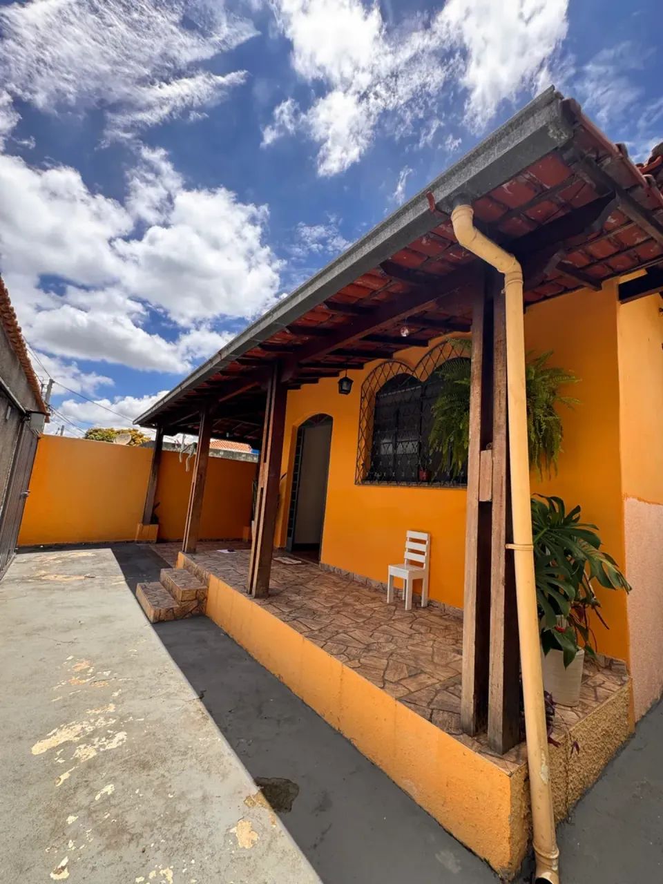CASA LINEAR, BAIRRO NOVO RIACHO, CONTAGEM.