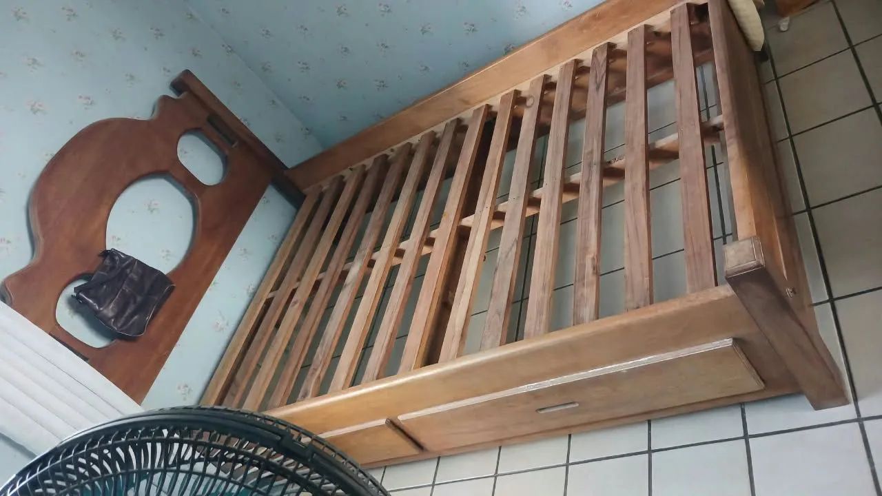cama casal madeira bruta mogno  - Foto 4