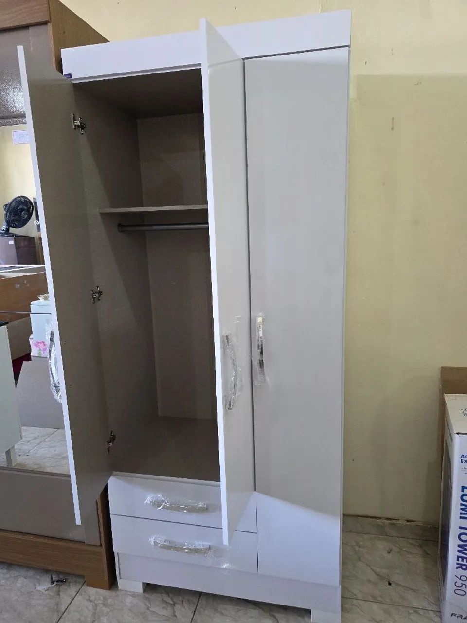 Guarda roupa de solteiro novo - Foto 3
