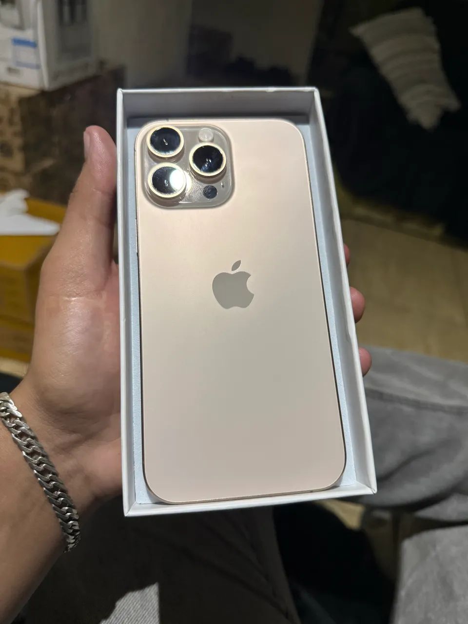 iPhone 16 pro Max desert 