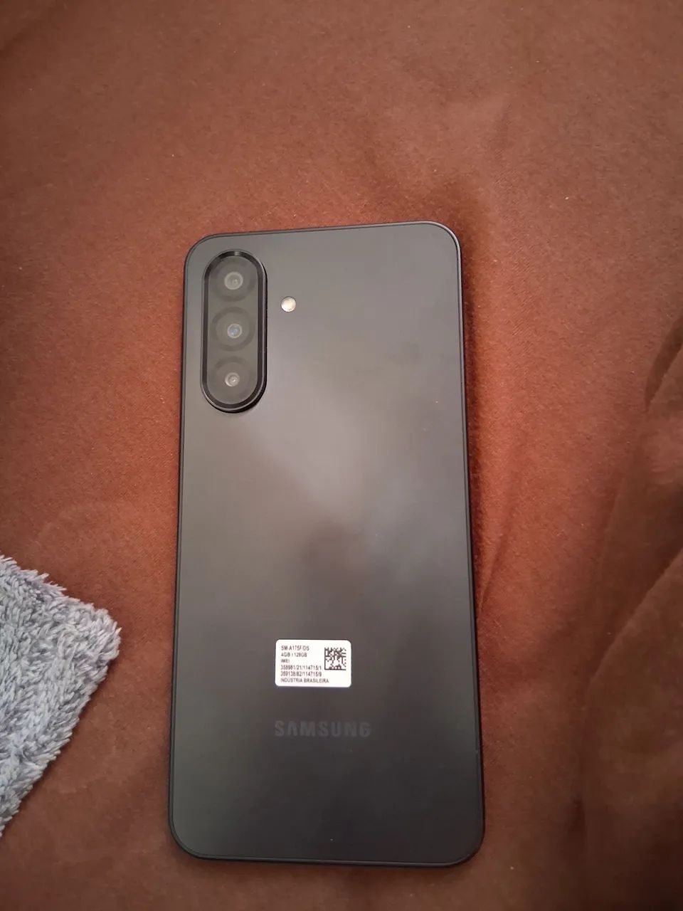 Vendo celular Samsung A17| 5g | 128gb - Foto 2