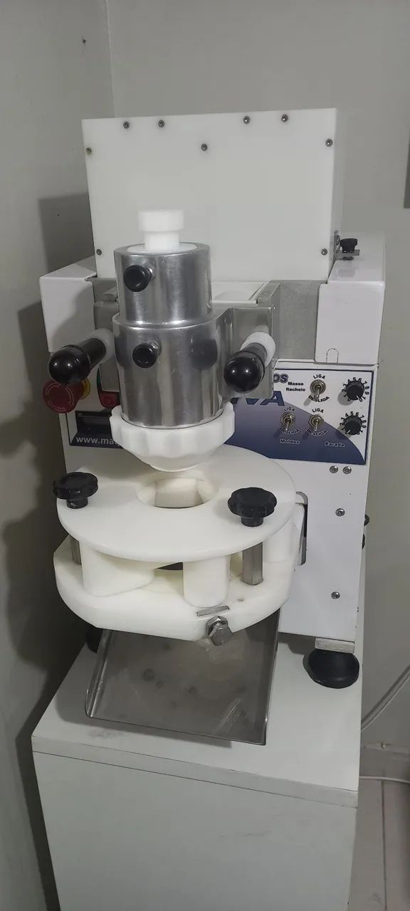 máquina de modelagem de salgado  para festa e lanchonete  - Foto 2