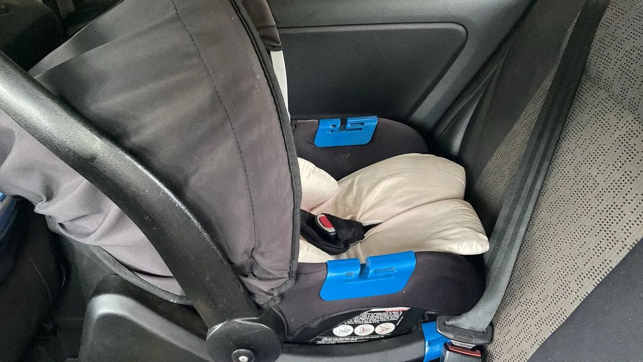 Bebê conforto com base 