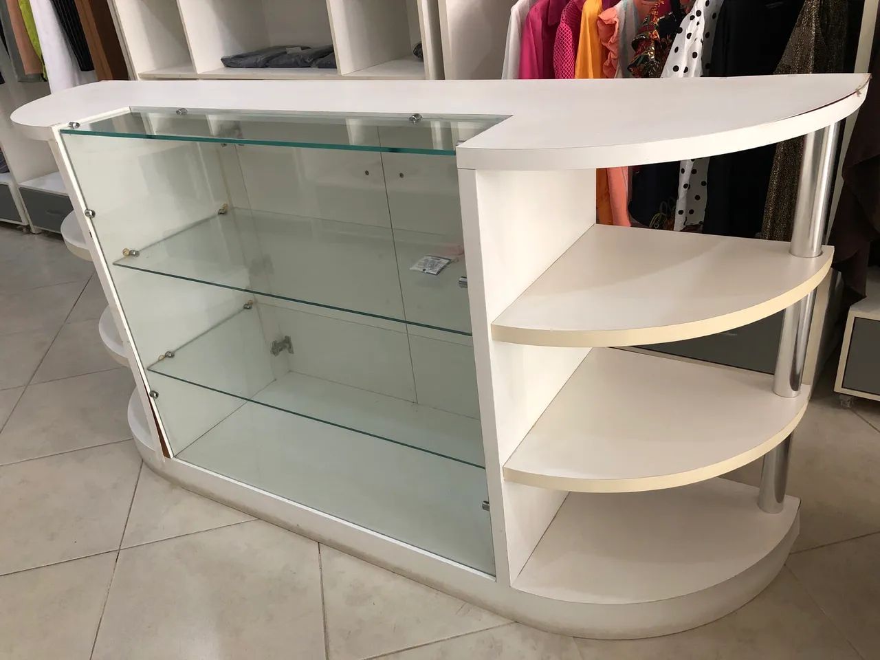 Balcão MDF com vidro - Perfeito estado | Ideal para loja, salão ou recepção - Foto 2
