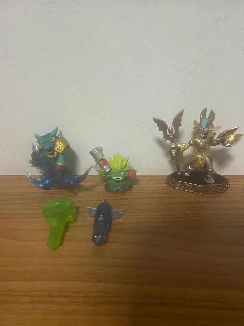 Iniciais Trap Team + Golden Queen - Hobbies e coleções - Jardim